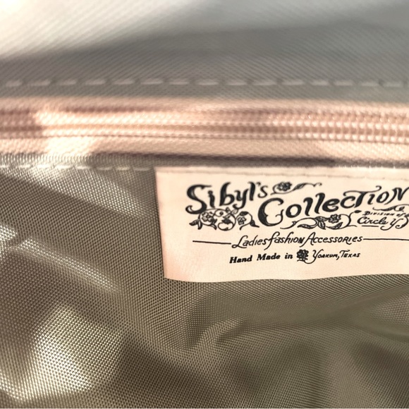 Circle Y of Yoakam - B/W Cowhide Putse. Handmade - Picture 6 of 11